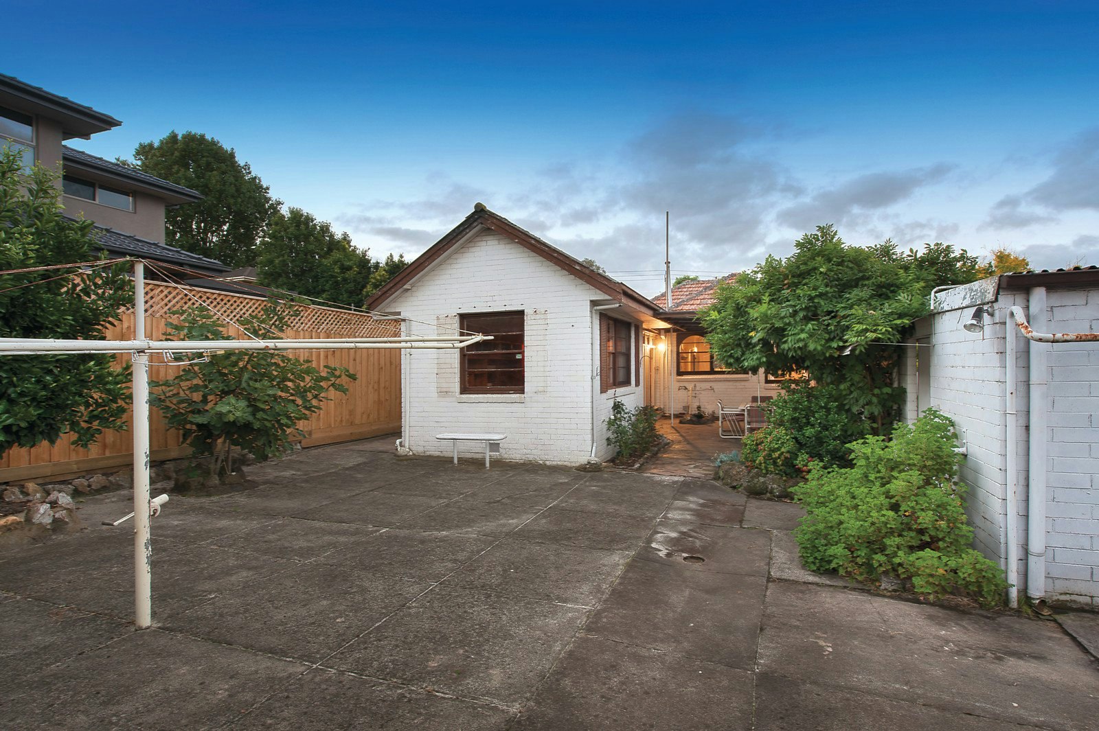 2 Leopold Street, Burwood, VIC