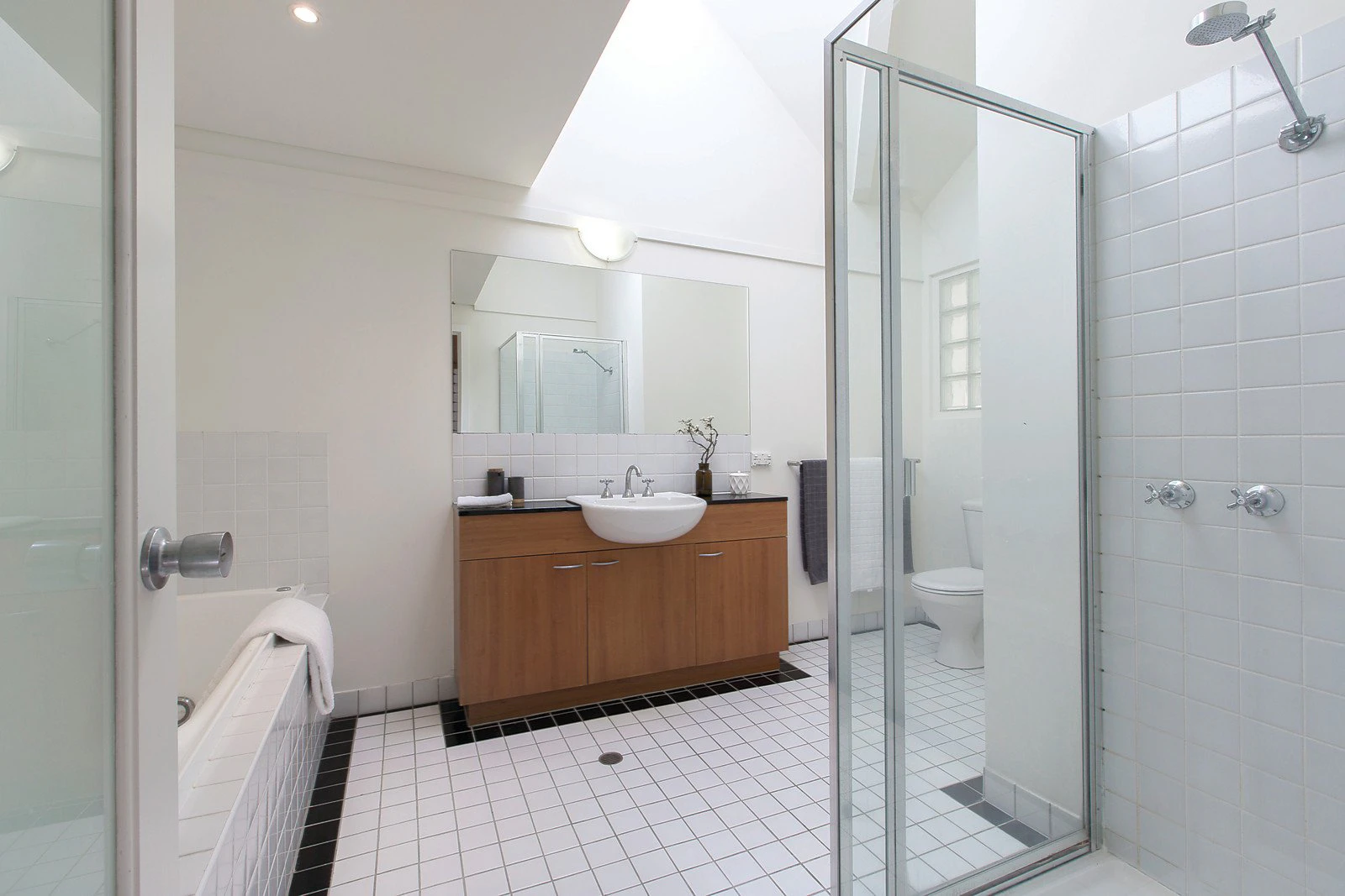 16/284 Dorcas Street, South Melbourne, VIC