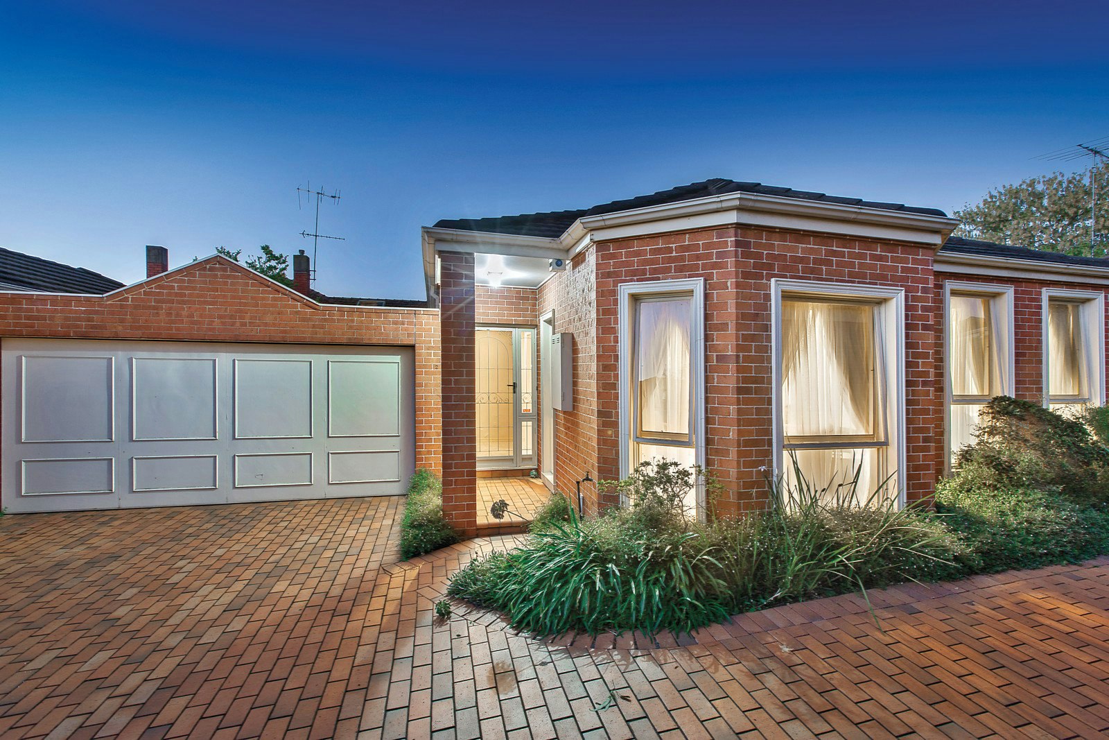 2/6 Glencairn Avenue, Camberwell, VIC