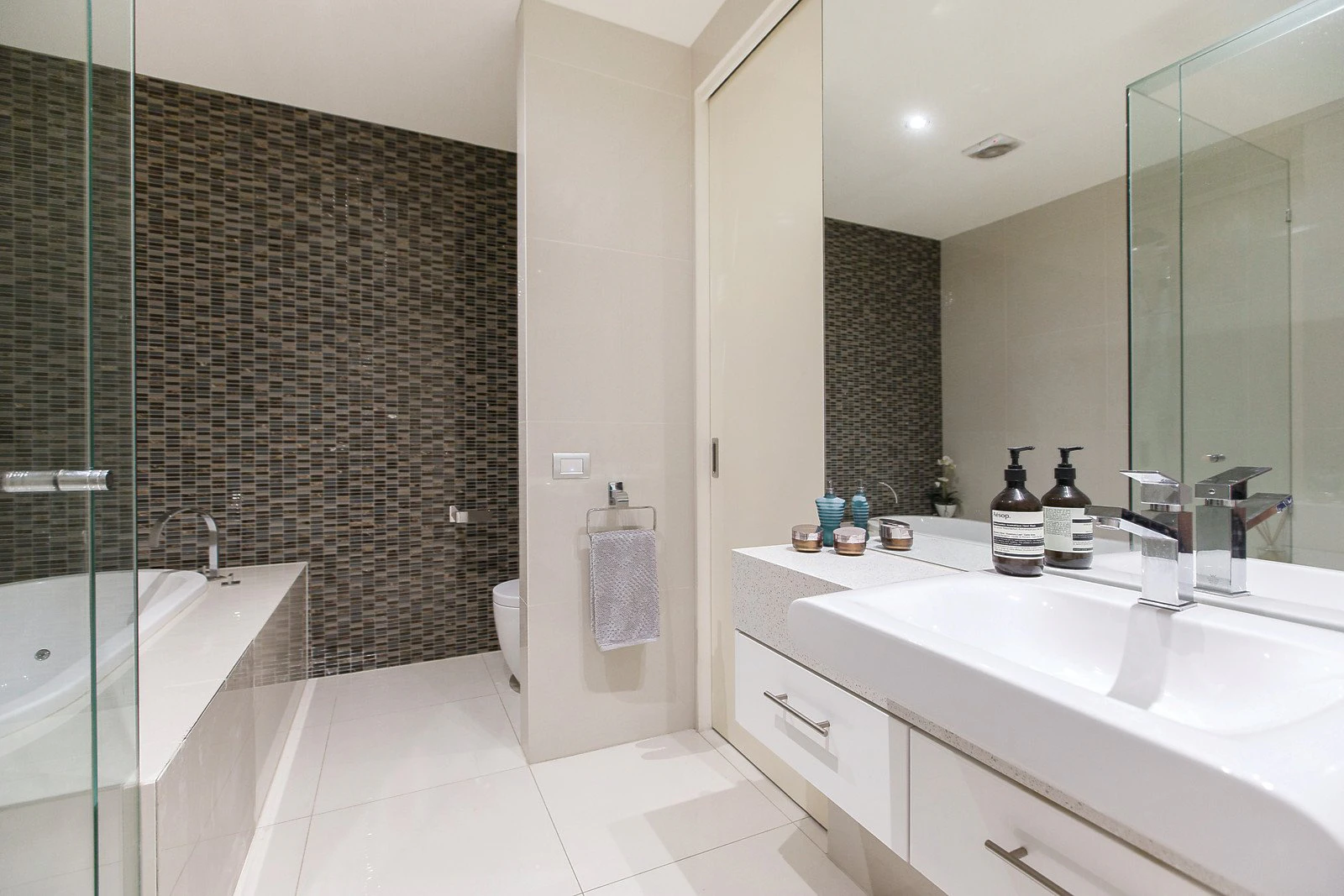 2A Mills Street, Albert Park, VIC