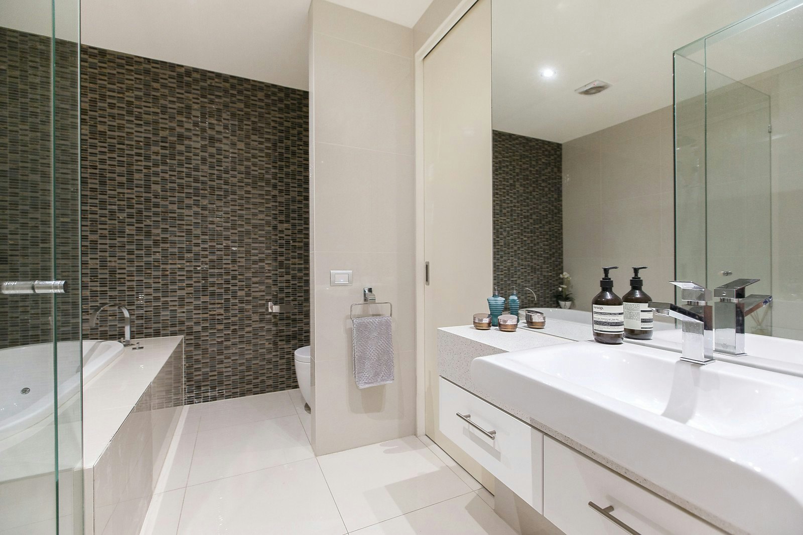 2A Mills Street, Albert Park, VIC