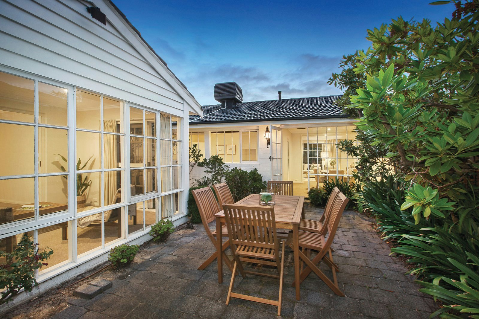 2/72 Dendy Street, Brighton, VIC