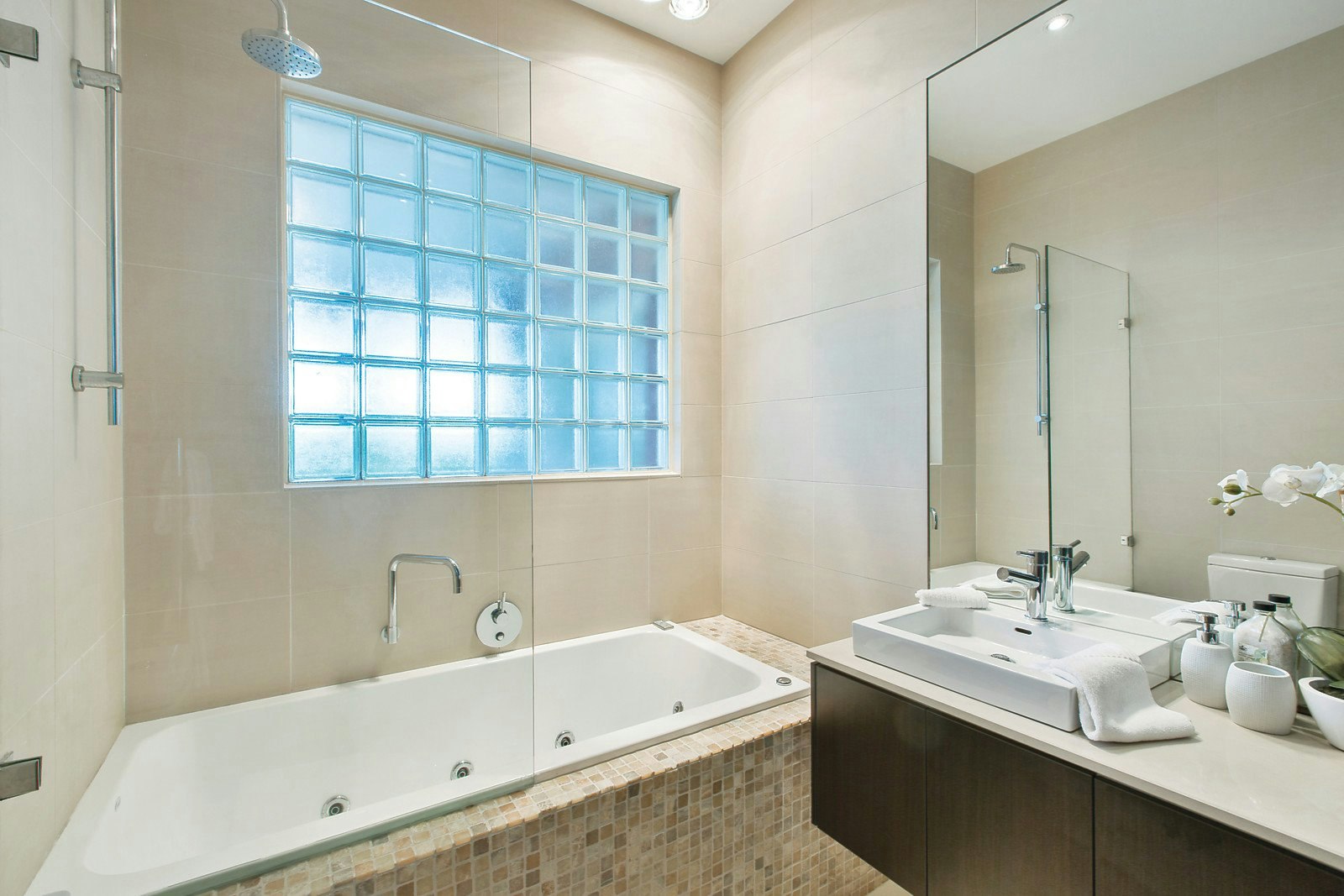 87 Westbury Street, St Kilda East, VIC