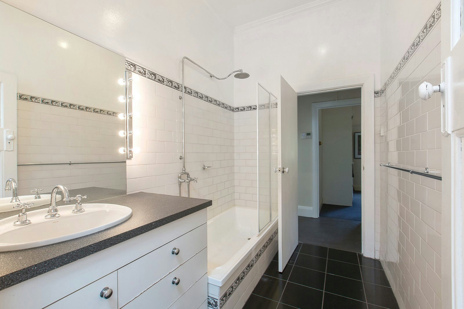 30 Yeovil Road, Glen Iris, VIC