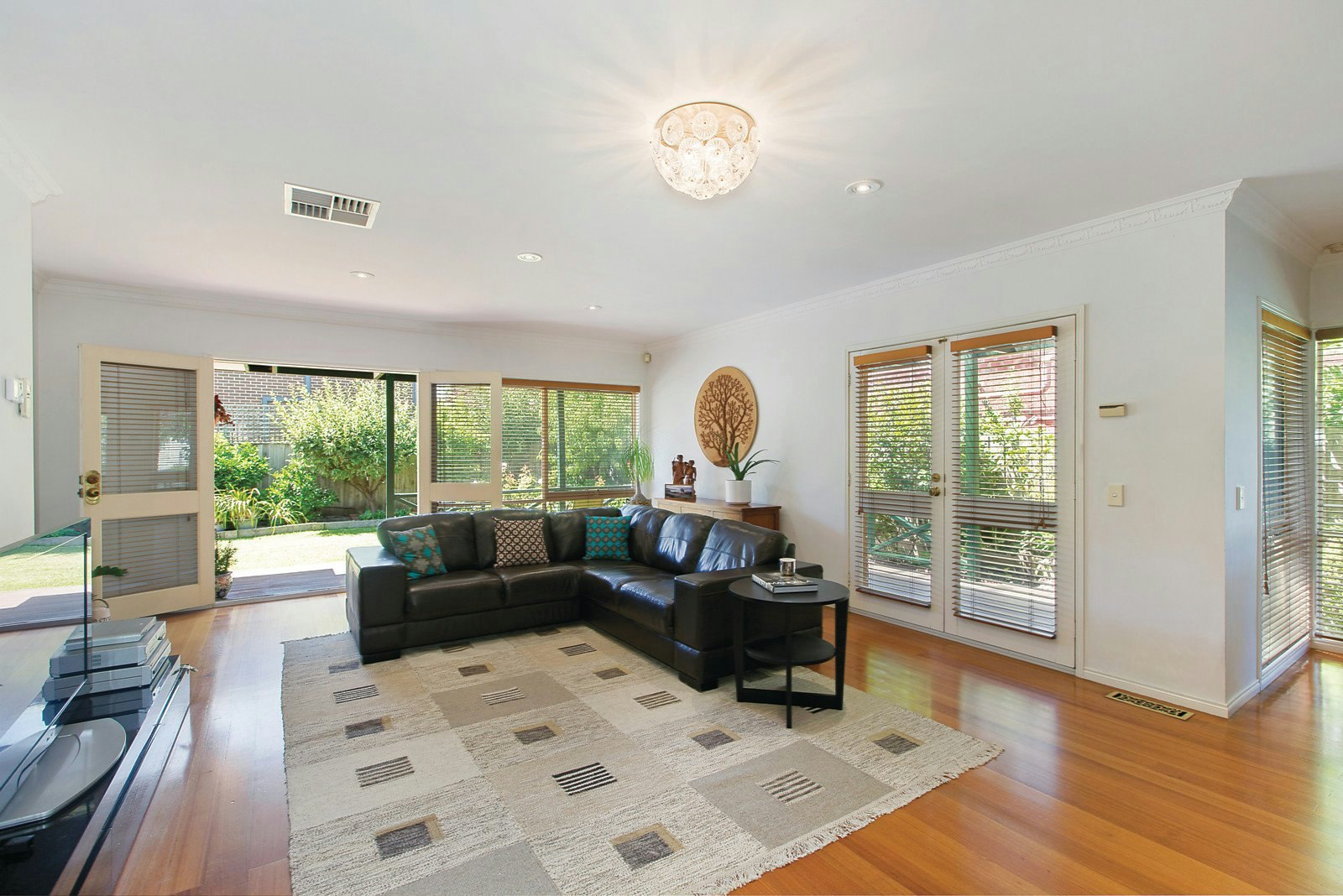 3 Wattlebird Court, Burwood, VIC