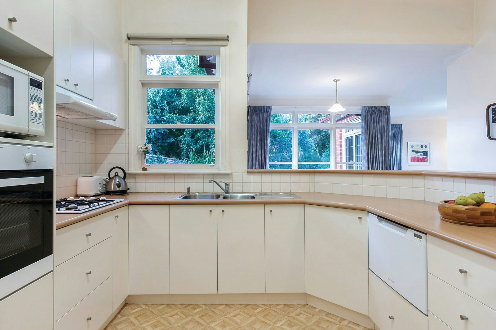 22 Allenby Road, Canterbury, VIC