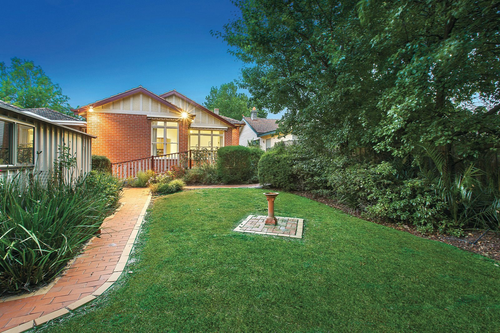 22 Allenby Road, Canterbury, VIC