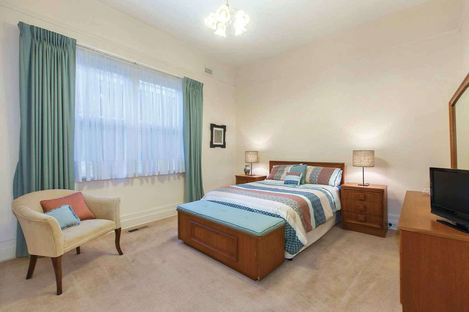 22 Allenby Road, Canterbury, VIC