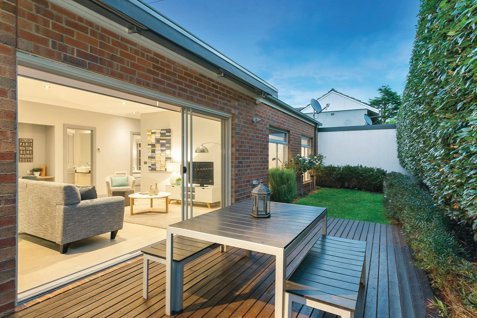 2/43 Warner Avenue, Ashburton, VIC