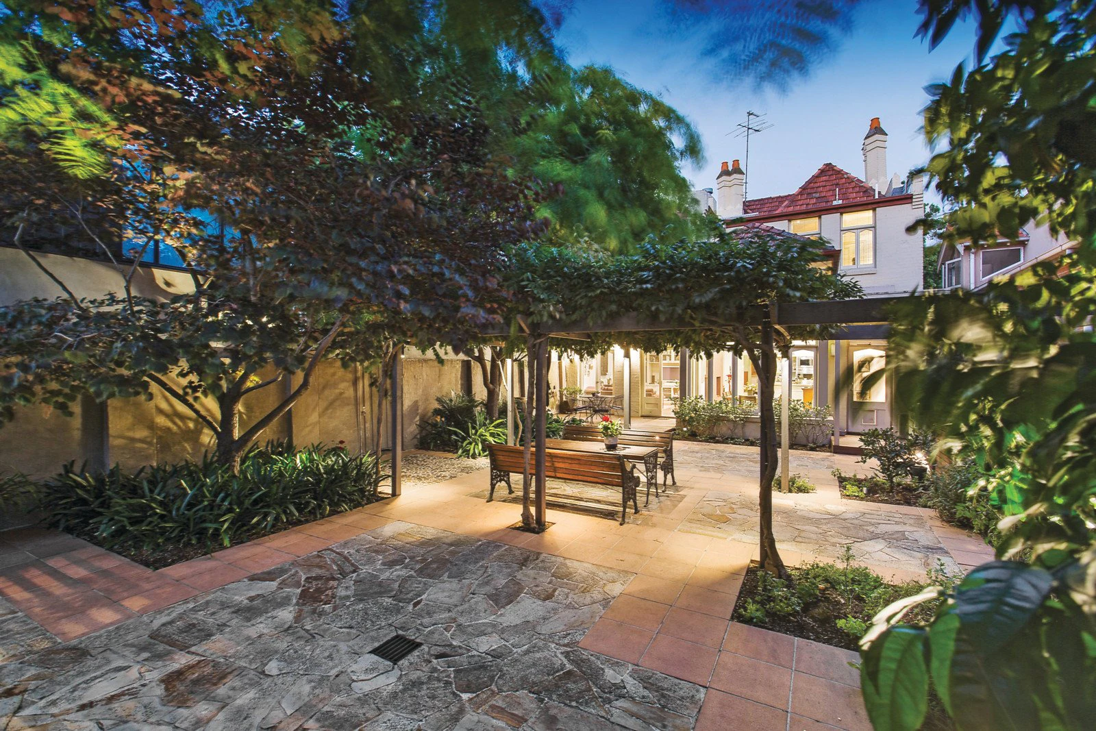 27 Loch Street, St Kilda West, VIC