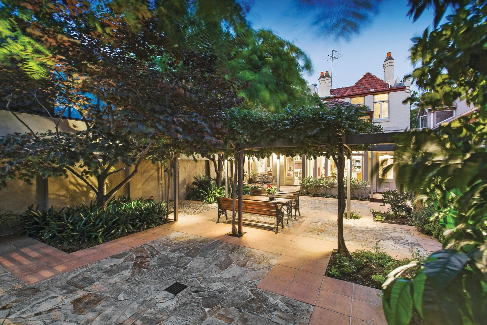 27 Loch Street, St Kilda West, VIC