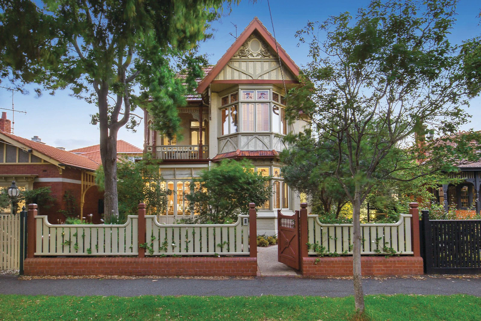 27 Loch Street, St Kilda West, VIC