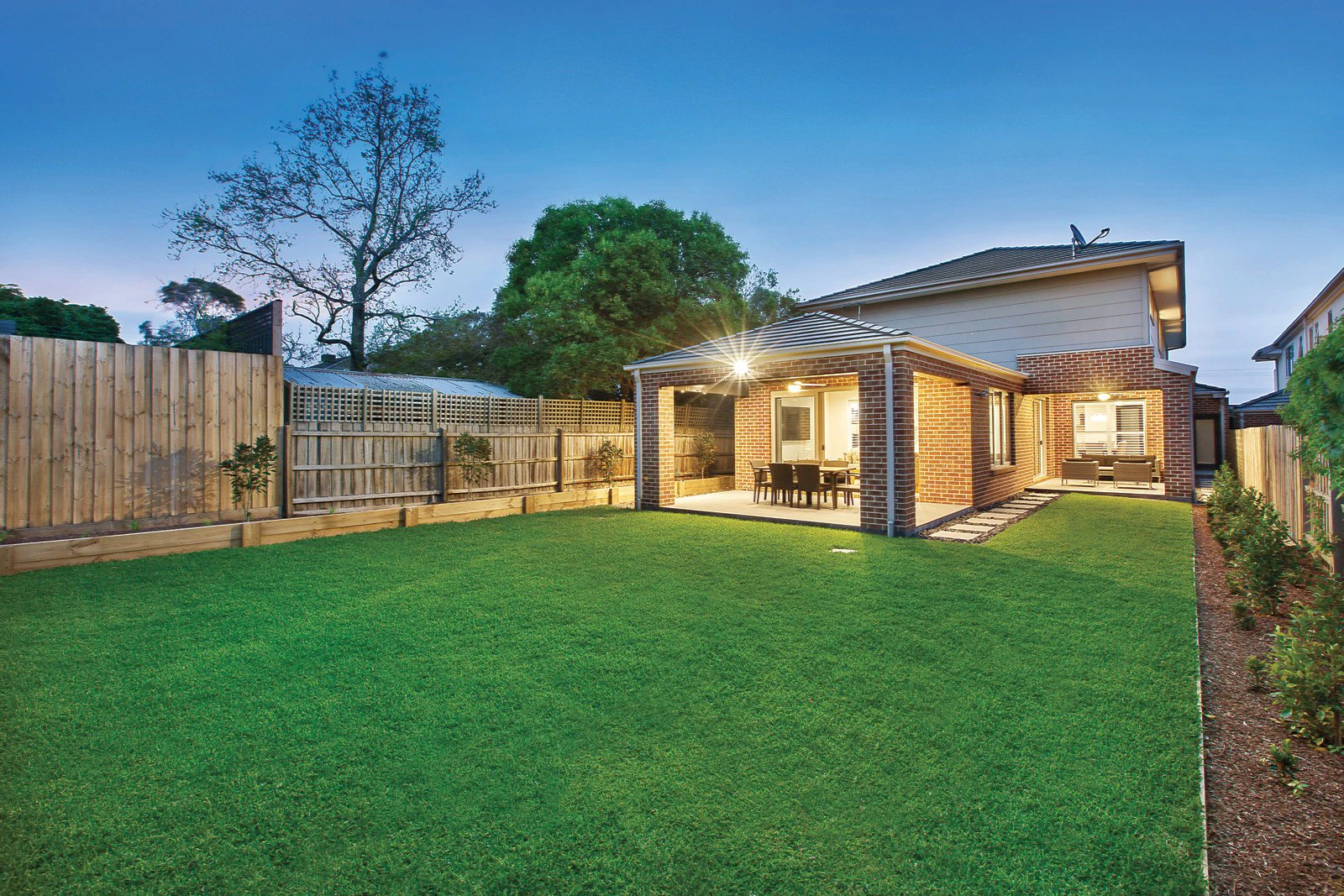 16 St Georges Avenue, Mont Albert, VIC