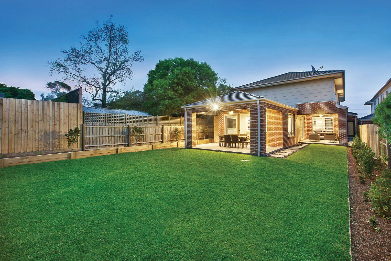 16 St Georges Avenue, Mont Albert, VIC