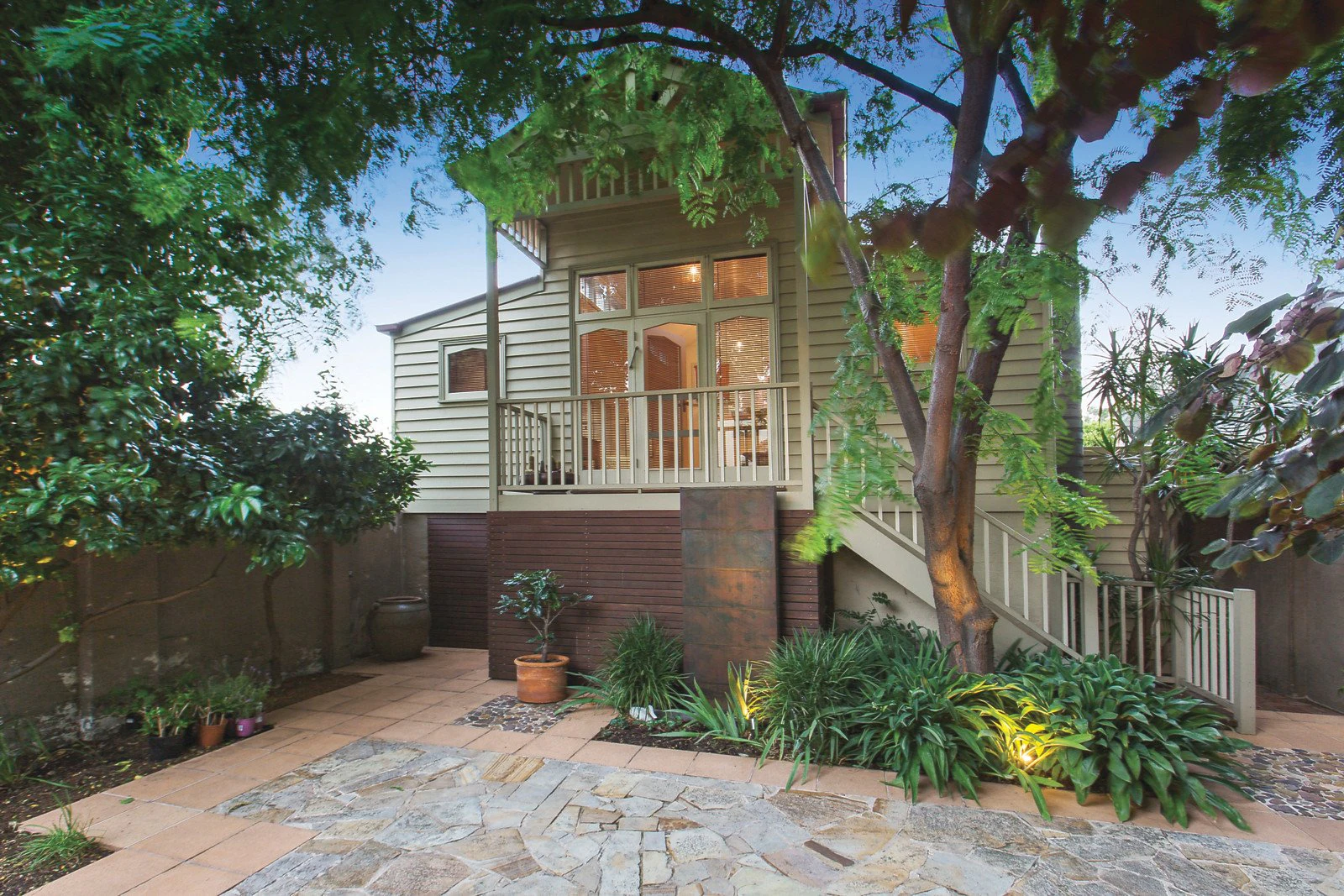 27 Loch Street, St Kilda West, VIC