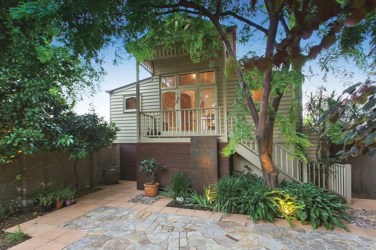 27 Loch Street, St Kilda West, VIC