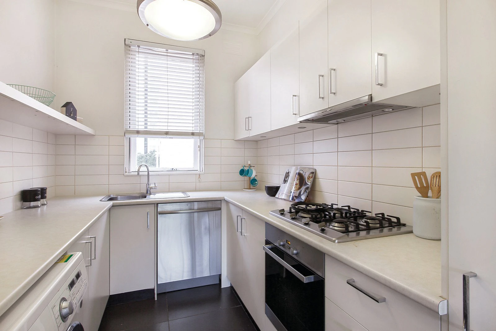 6/32 Queens Road, Melbourne, VIC
