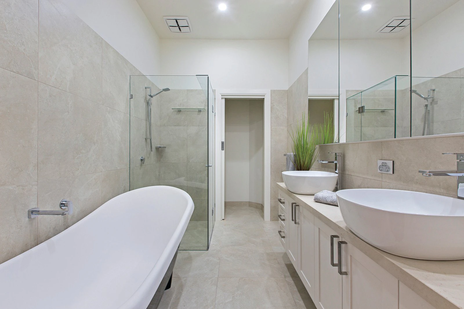 1A Malvern Road, Mont Albert, VIC
