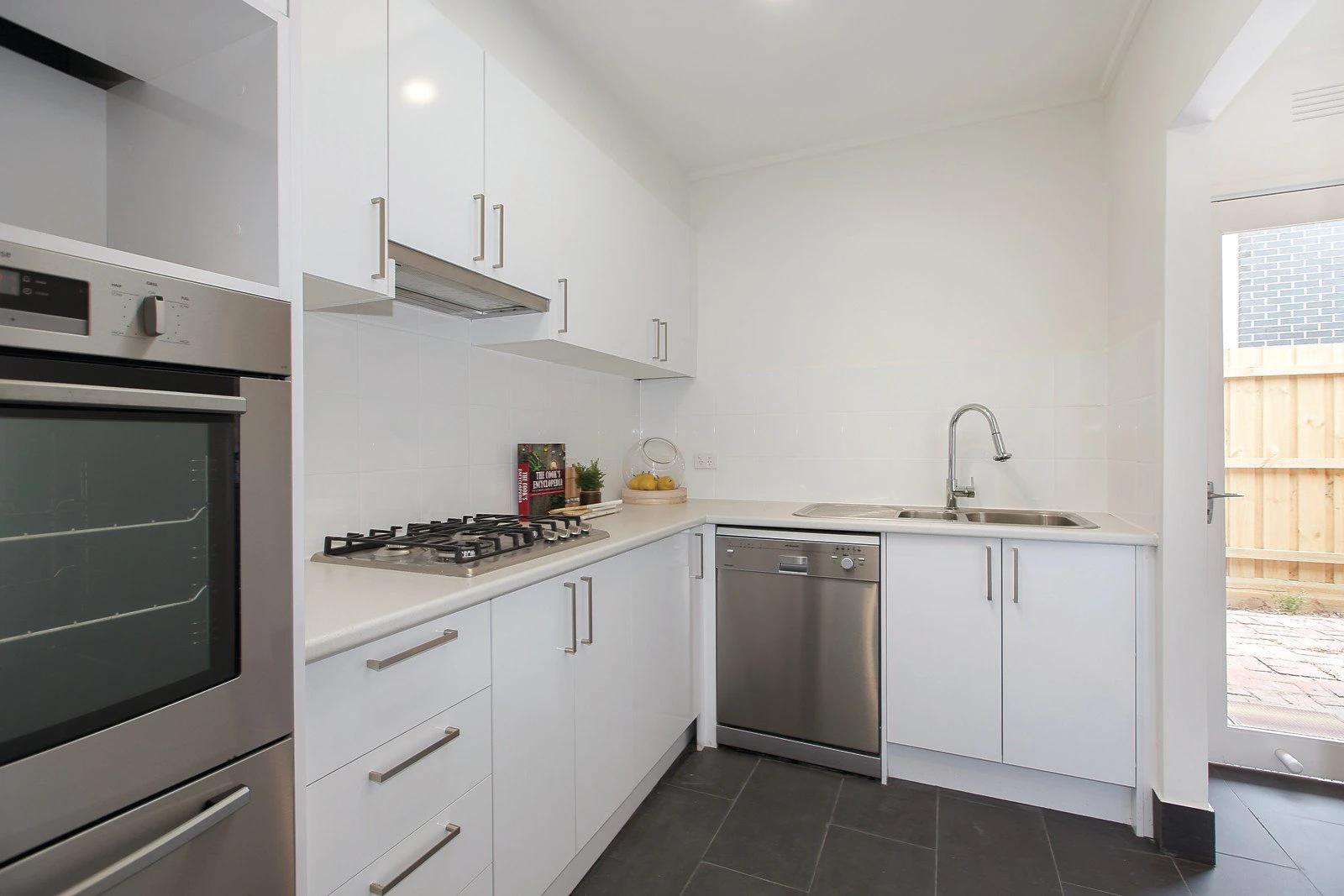 1/3 Littlewood Street, Hampton, VIC