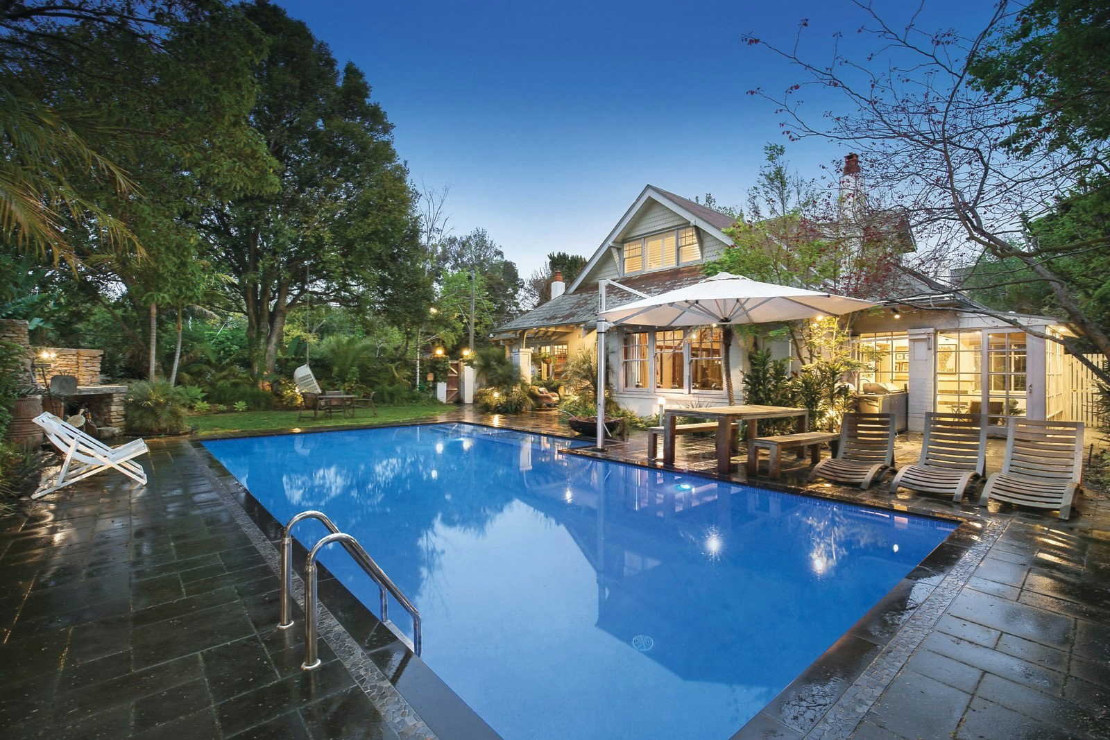 2A Chatsworth Avenue, Brighton, VIC