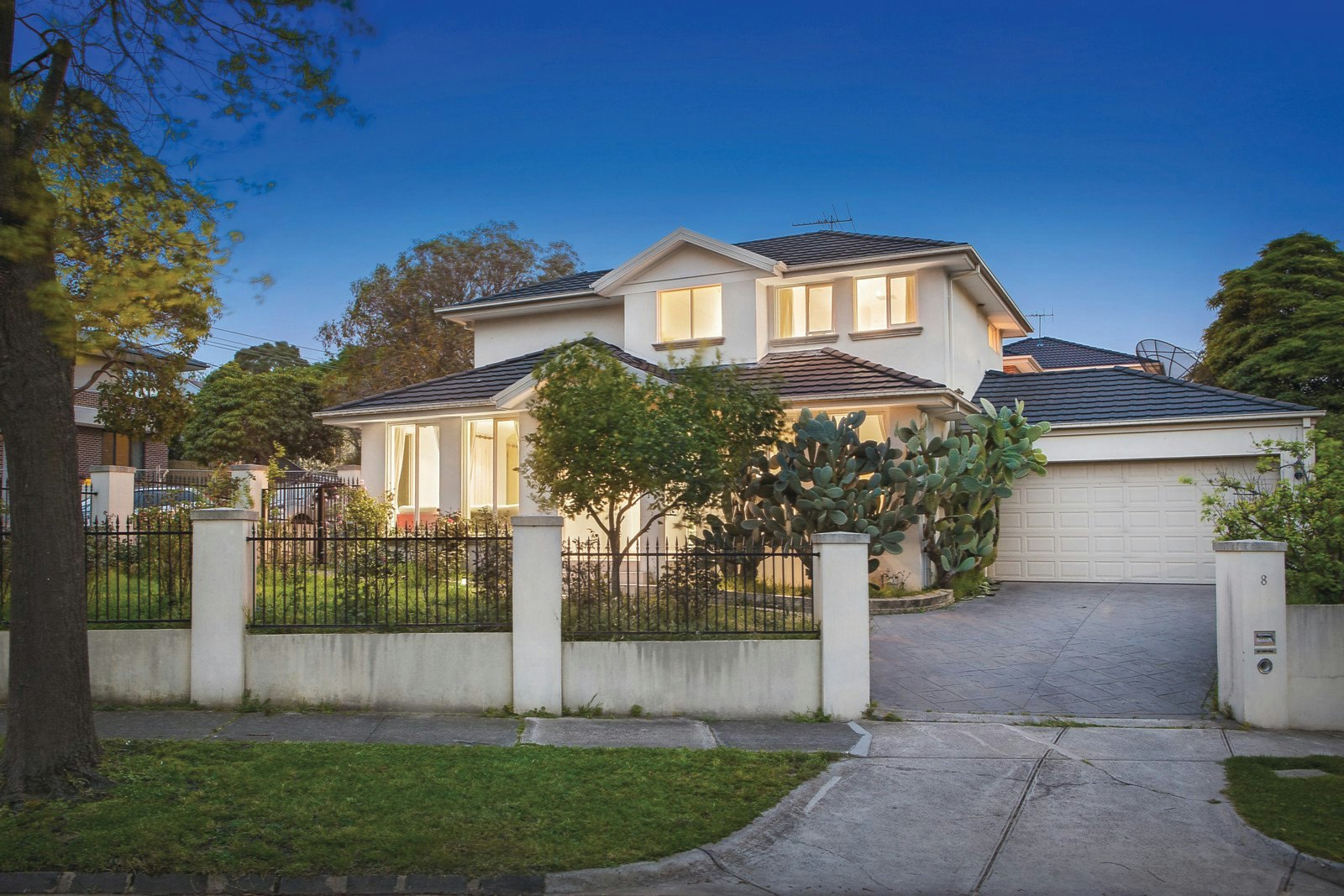 8 Rose Avenue, Surrey Hills, VIC