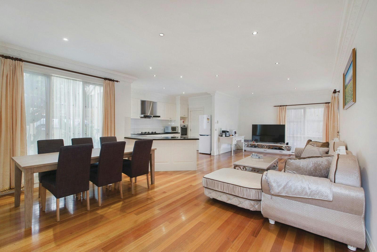 8 Rose Avenue, Surrey Hills, VIC