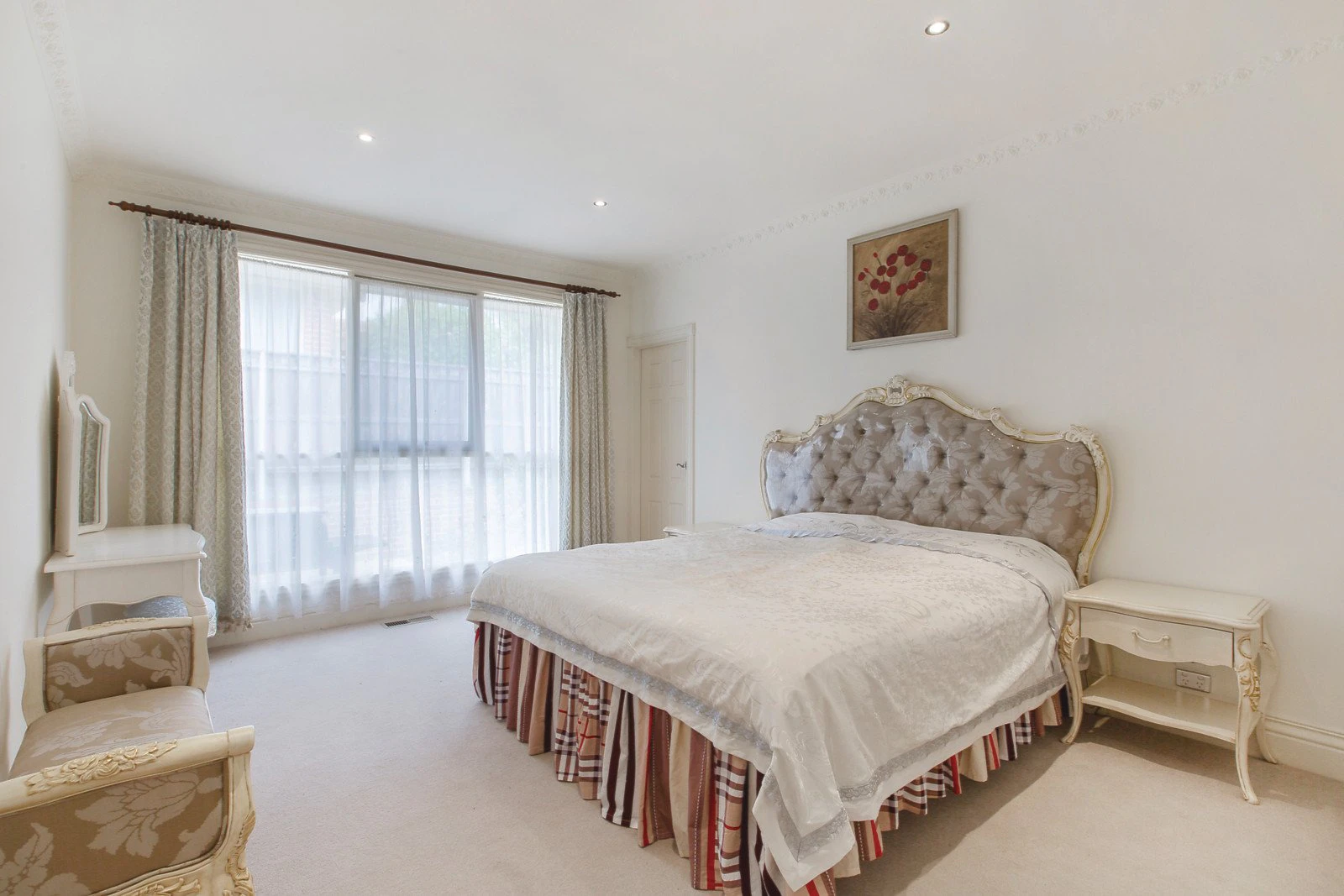 8 Rose Avenue, Surrey Hills, VIC