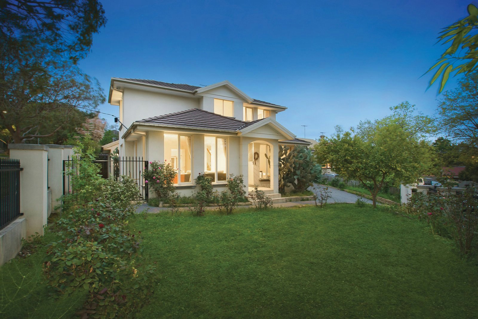 8 Rose Avenue, Surrey Hills, VIC