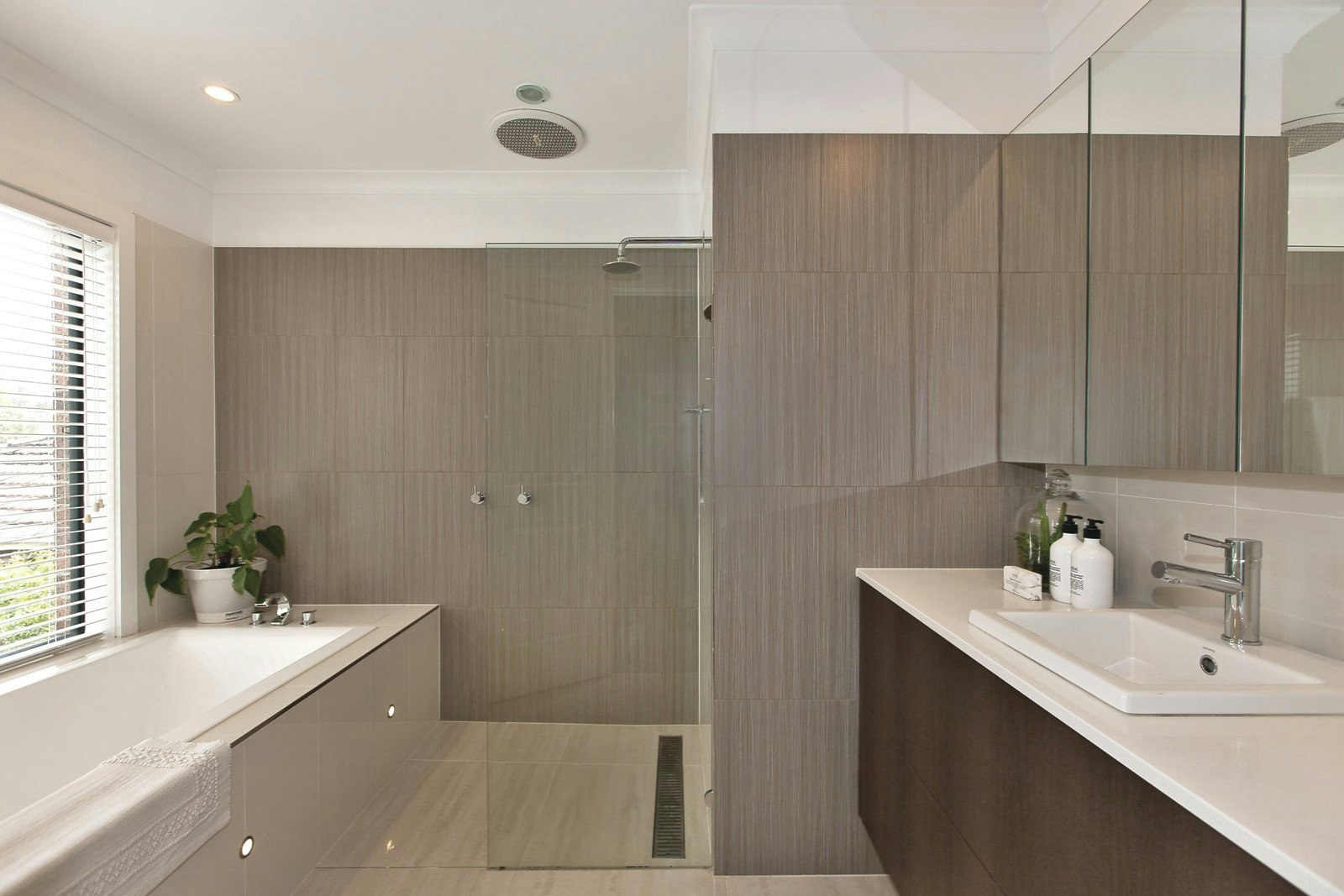 27 Arnold Road, Brighton East, VIC