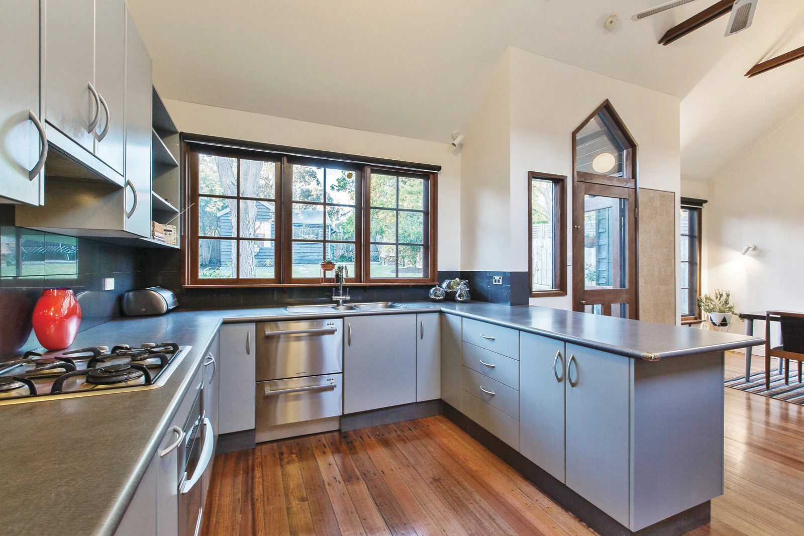 95 Guildford Road, Surrey Hills, VIC