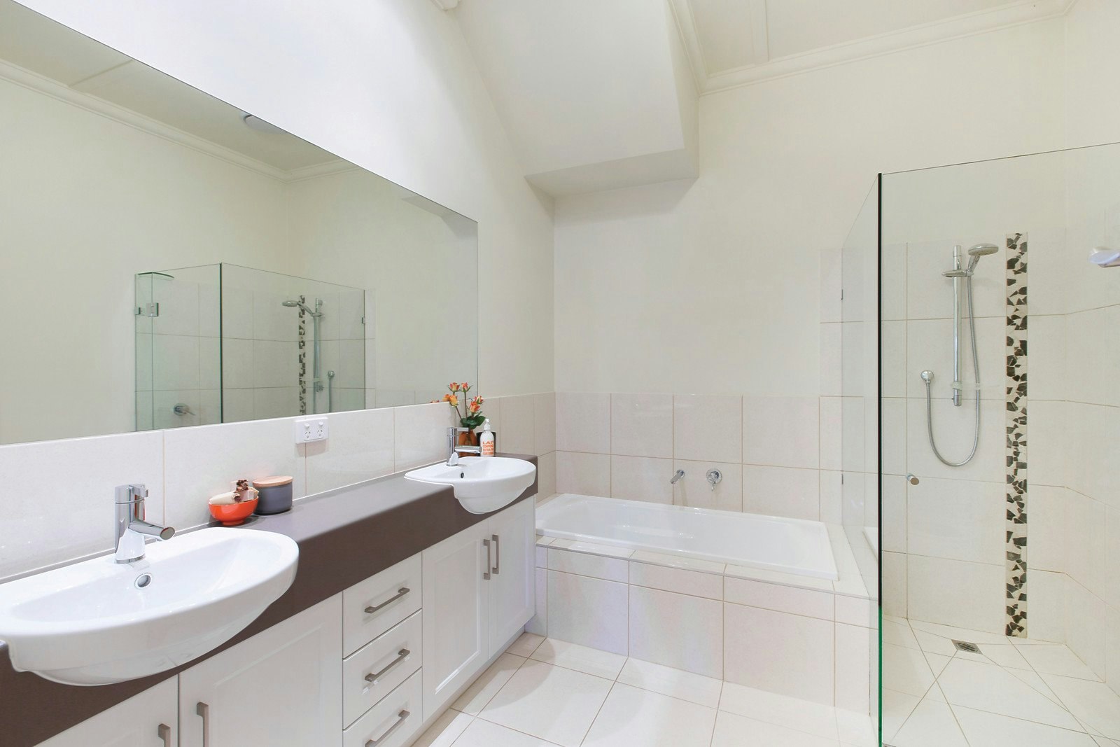 13 Grandview Avenue, Glen Iris, VIC