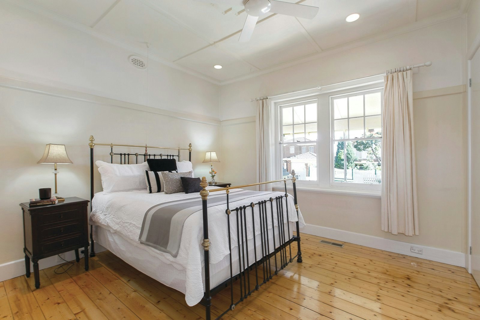 13 Grandview Avenue, Glen Iris, VIC