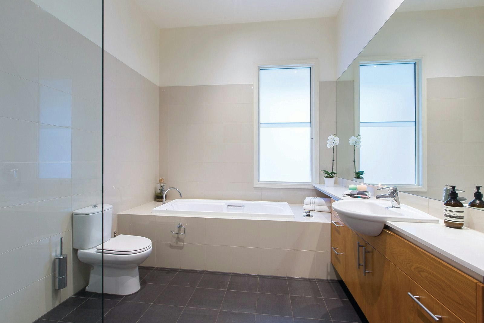 57 Alexandra Avenue, Canterbury, VIC