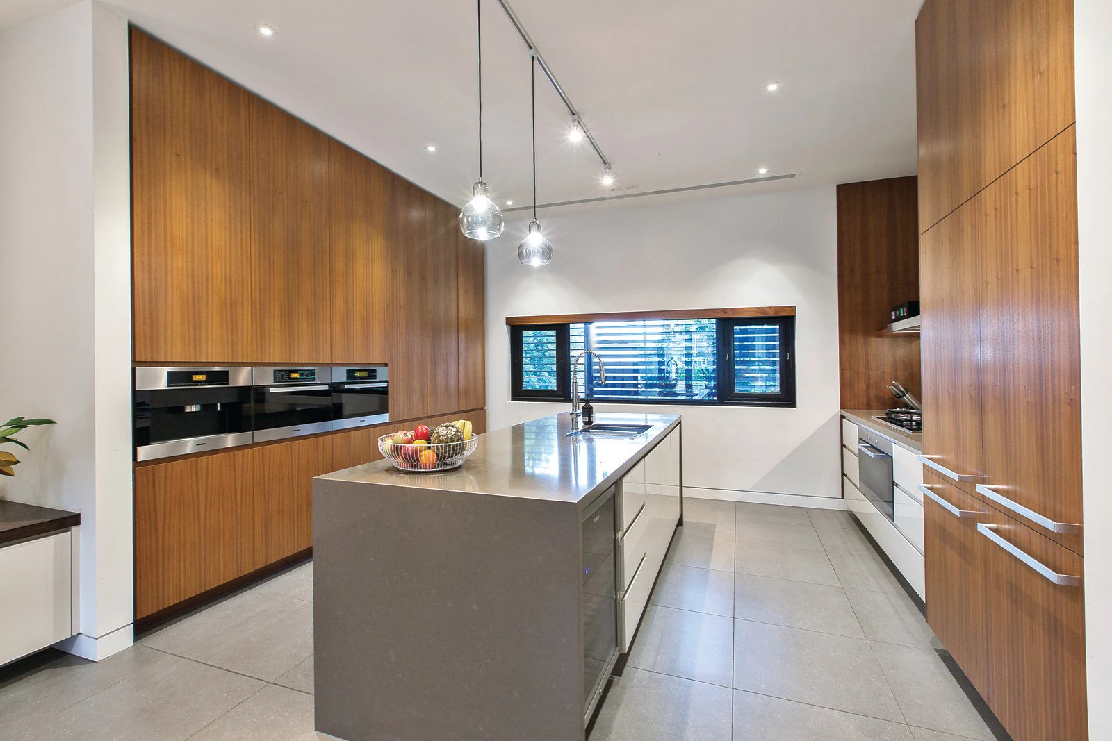 58 South Wharf Drive, Docklands, VIC