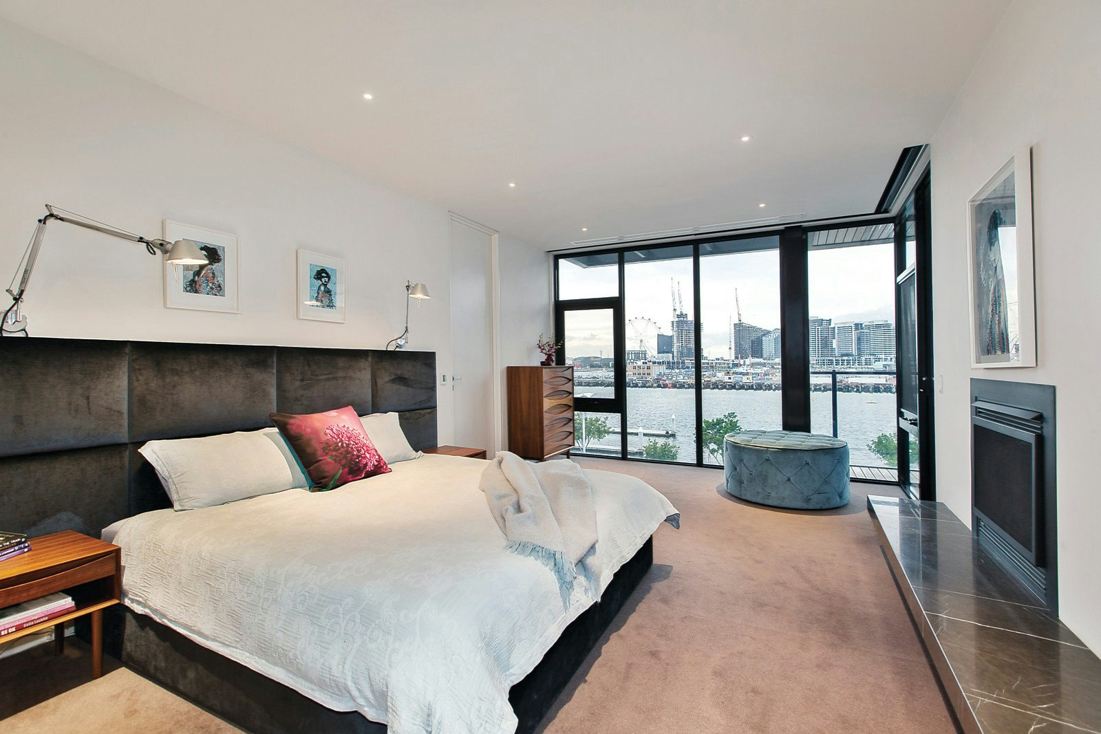 58 South Wharf Drive, Docklands, VIC