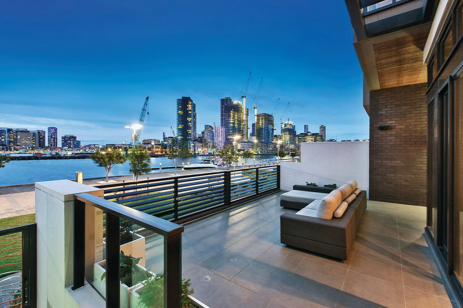 58 South Wharf Drive, Docklands, VIC