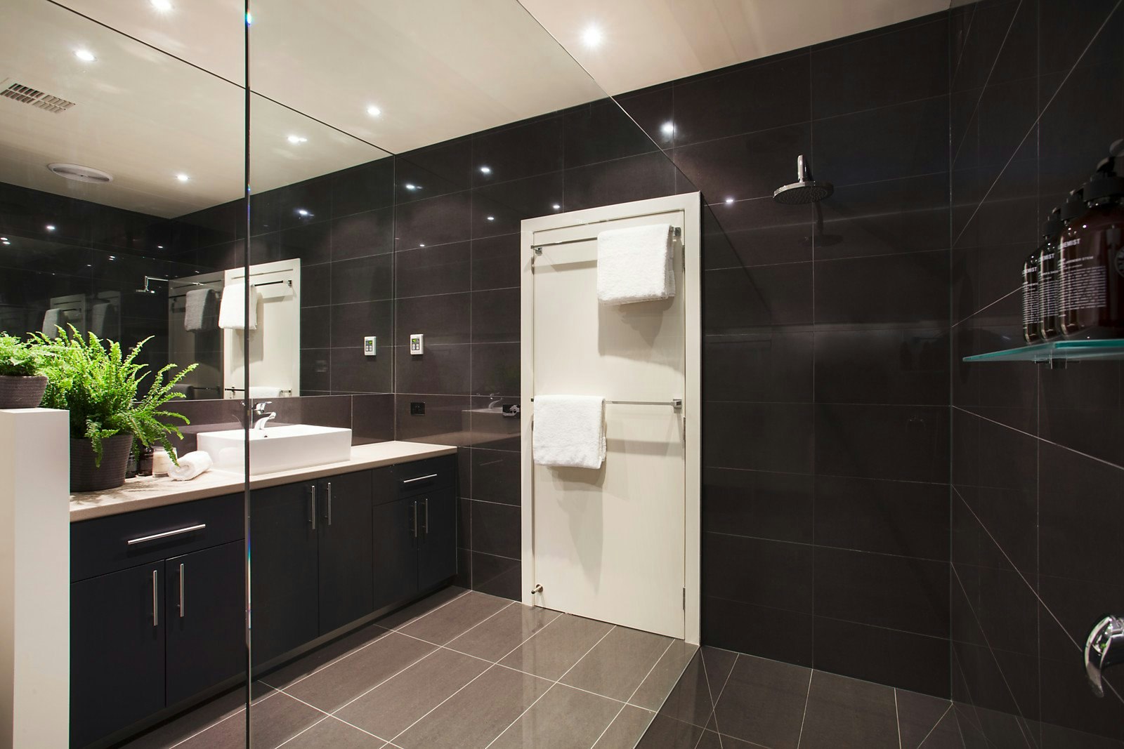 20 Hopkins Street, Mckinnon, VIC