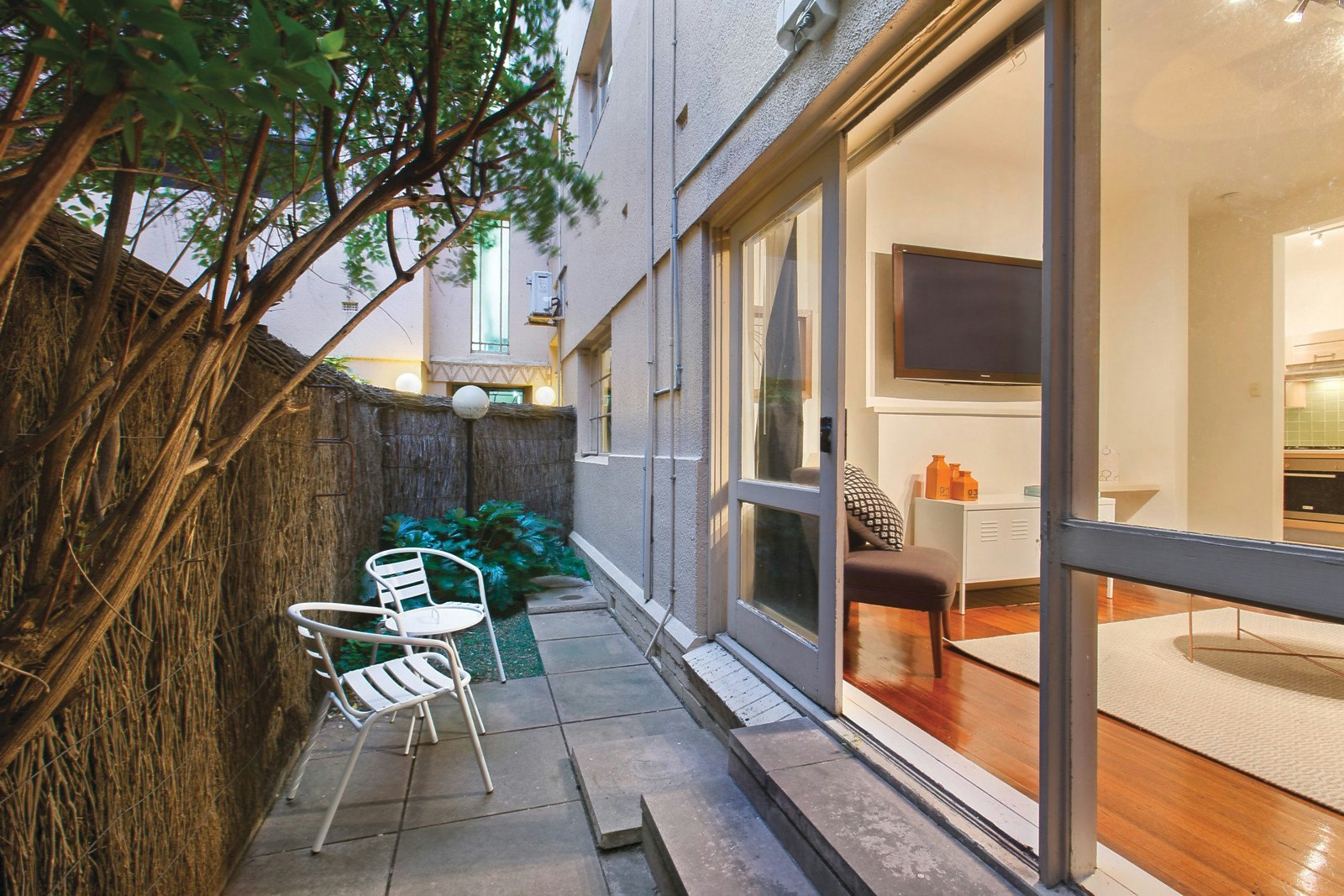 25/32 Queens Road, Melbourne, VIC