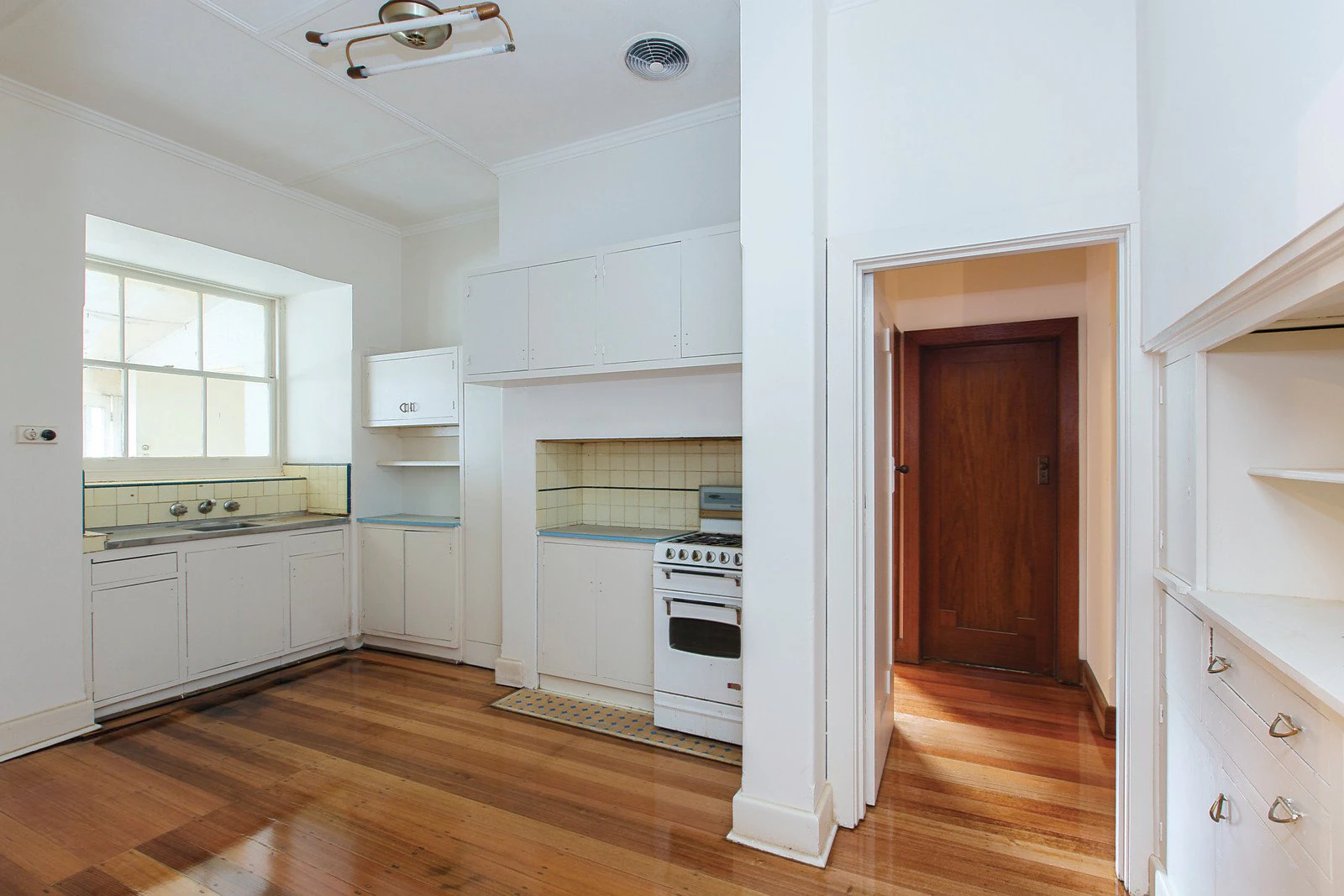 33 Mills Street, Glen Iris, VIC