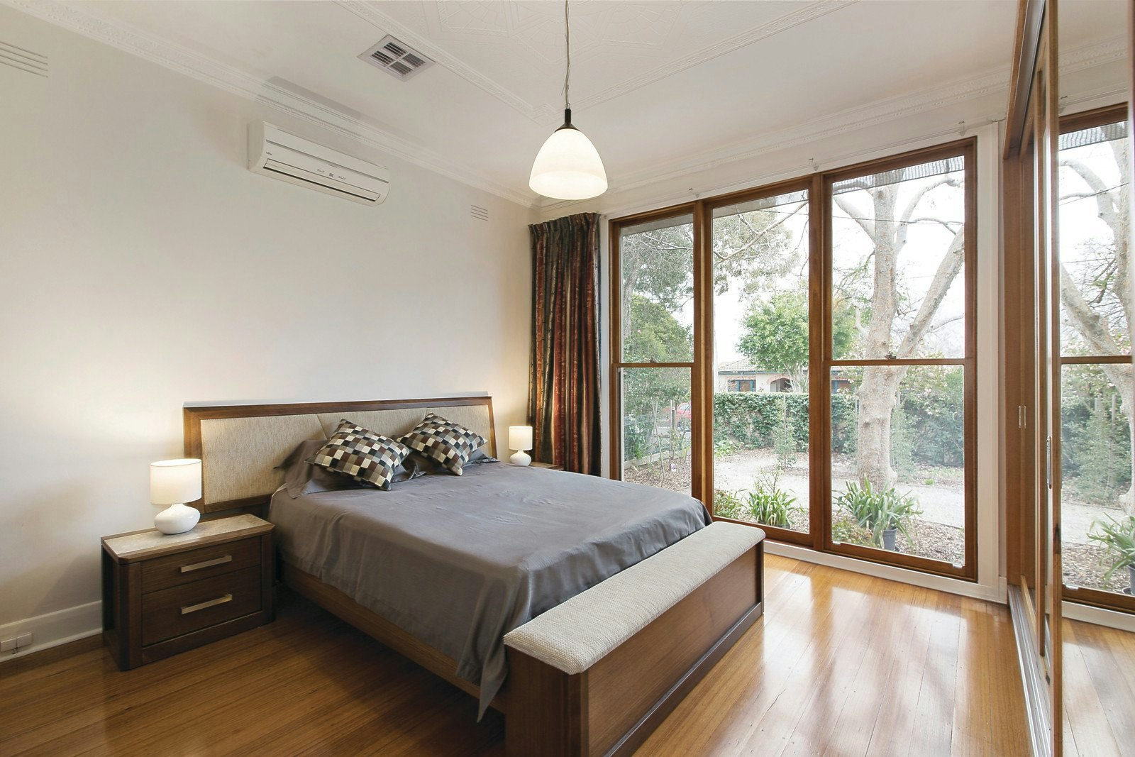 10 Mackie Grove, Brighton East, VIC