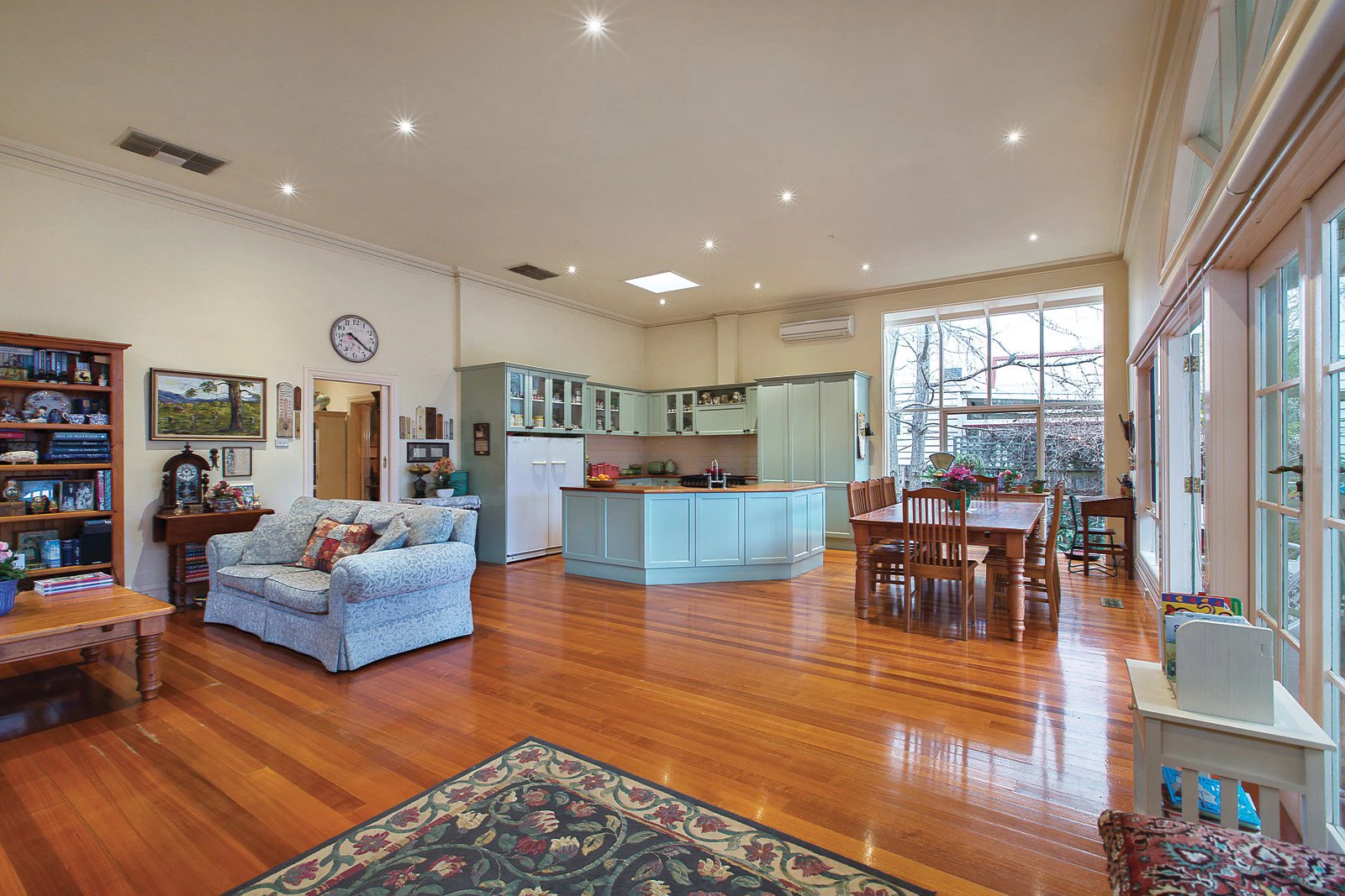 13 Clarence Street, Malvern East, VIC