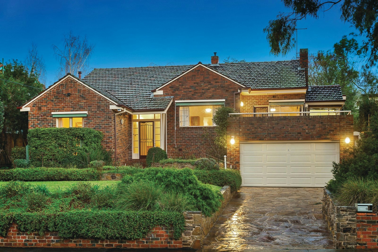 9 Carlyle Crescent, Mont Albert, VIC