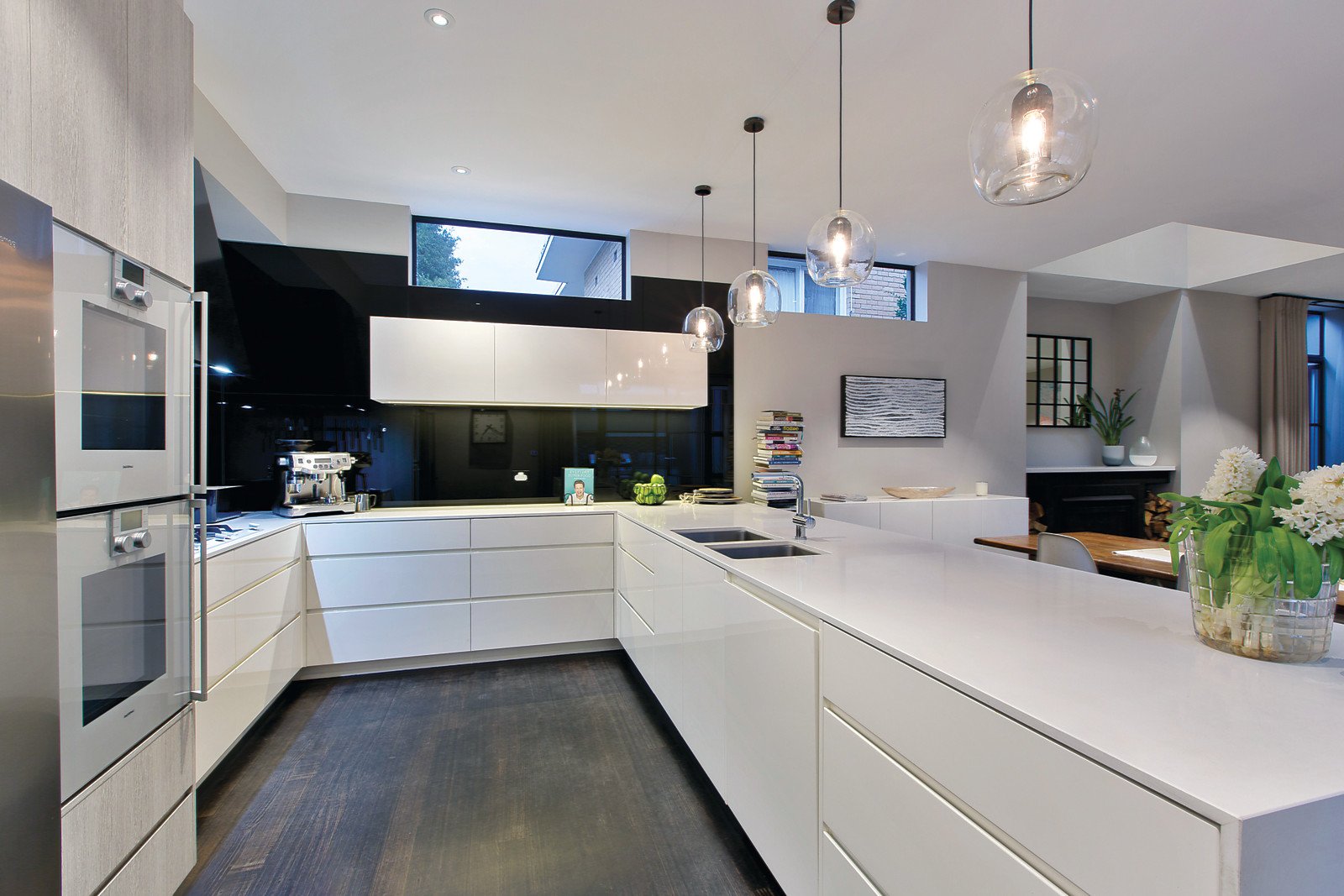 4 Simpson Place, Hawthorn - Thumbnail 2