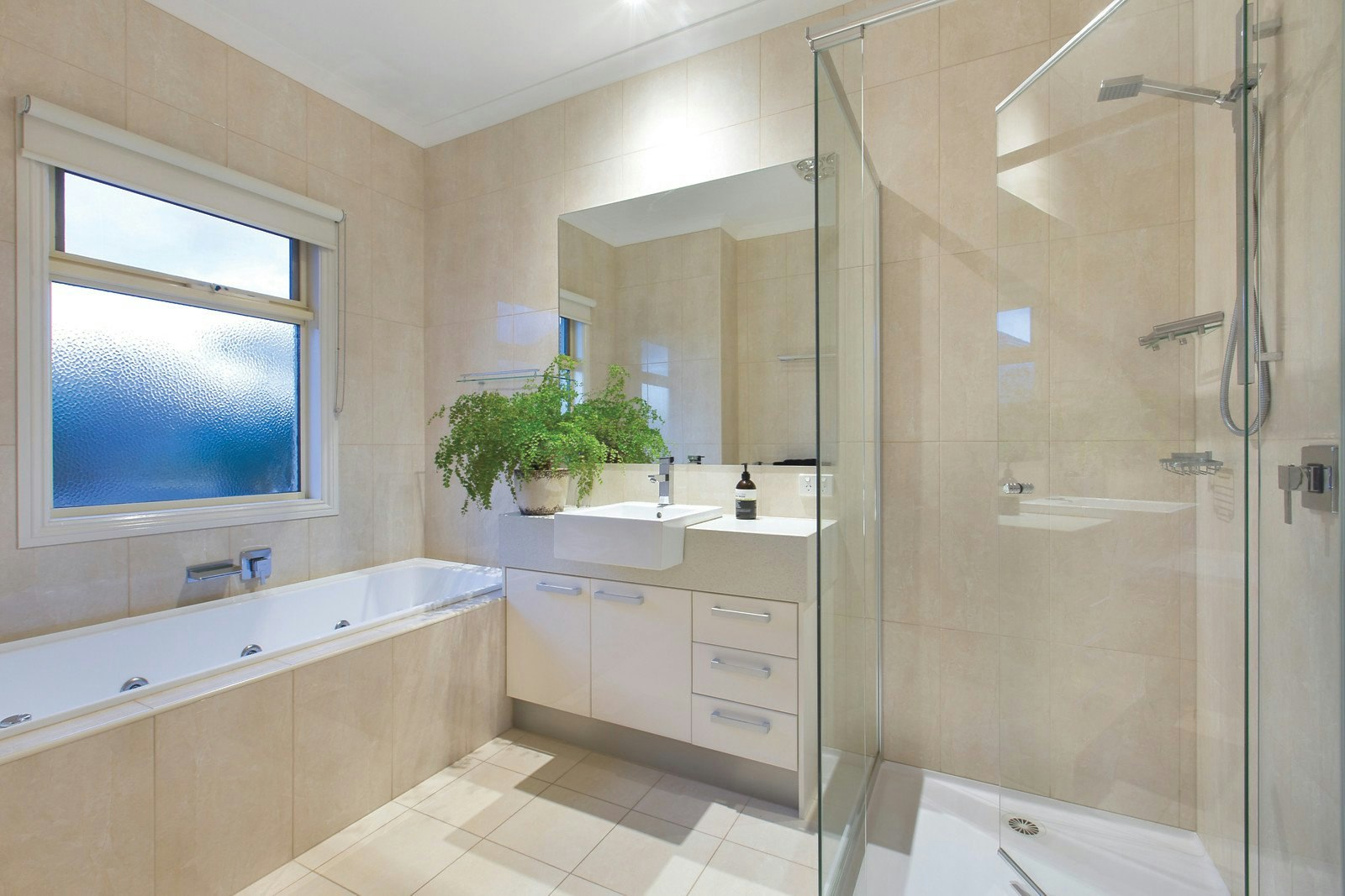 12a Aisbett Avenue, Camberwell, VIC