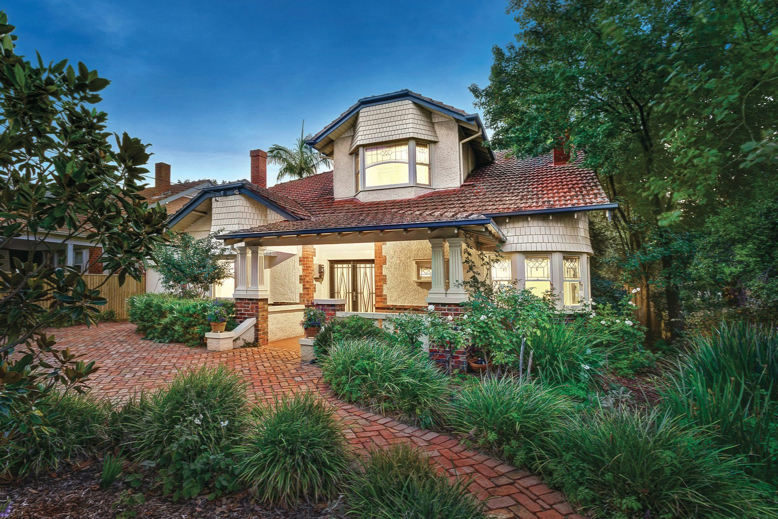 22B Essex Road, Surrey Hills, VIC