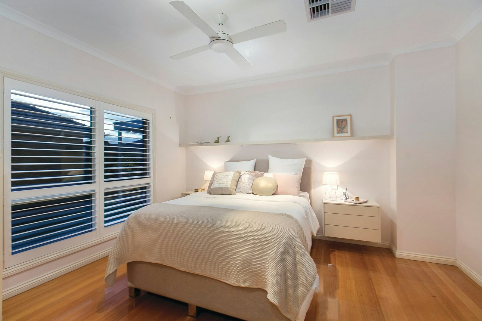 12a Aisbett Avenue, Camberwell, VIC