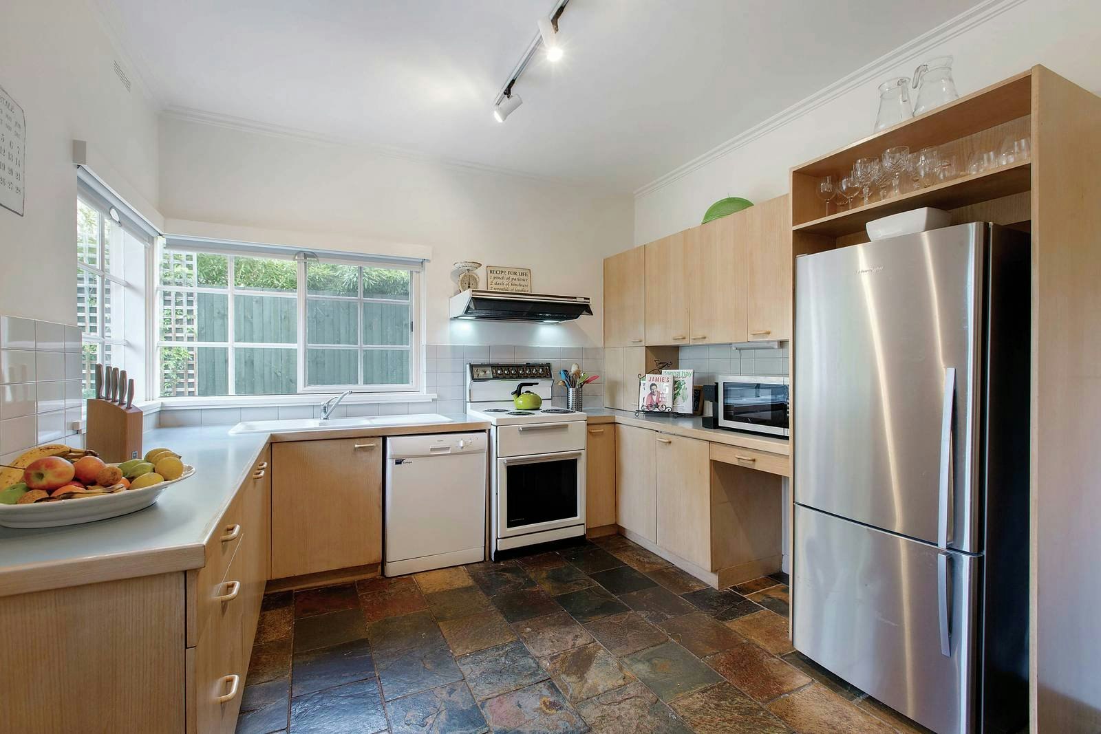 9 Hotham Court, Mont Albert, VIC