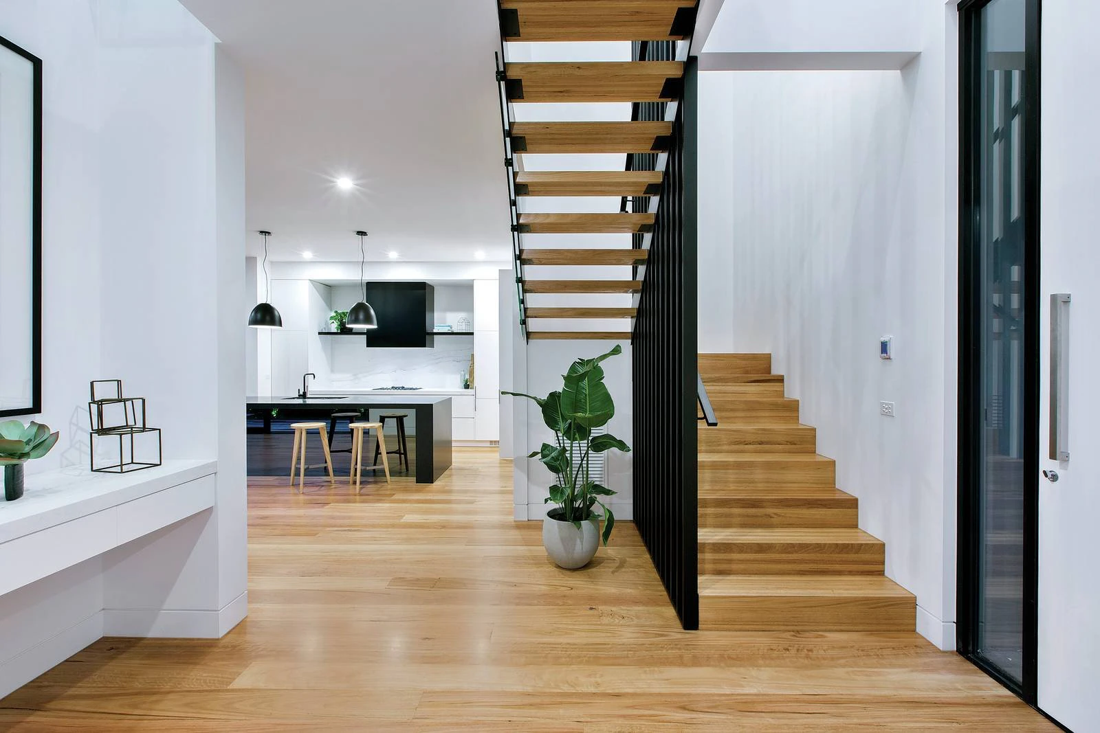 28 Outer Crescent, Brighton, VIC