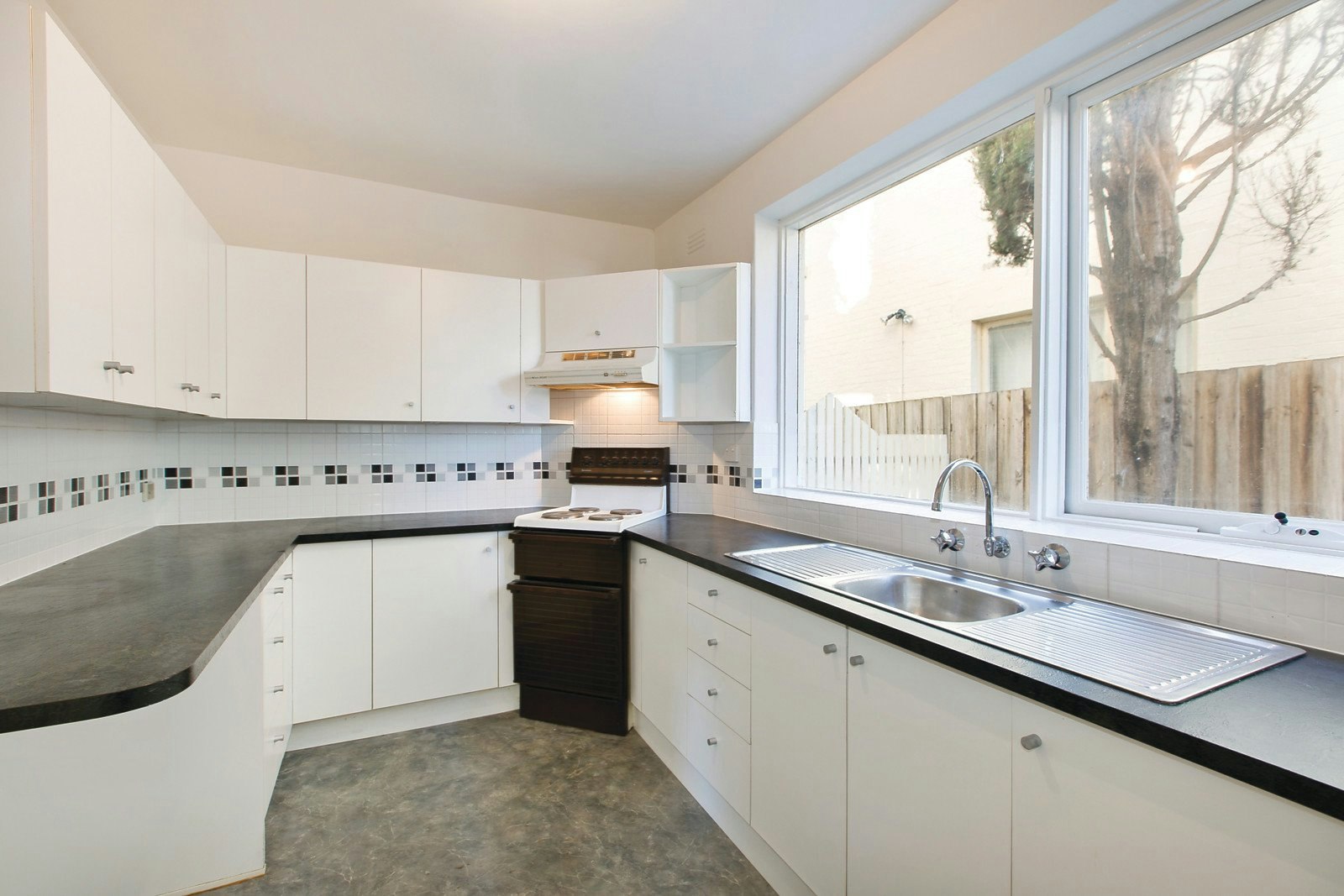 2/63 Carlisle Street, St Kilda, VIC