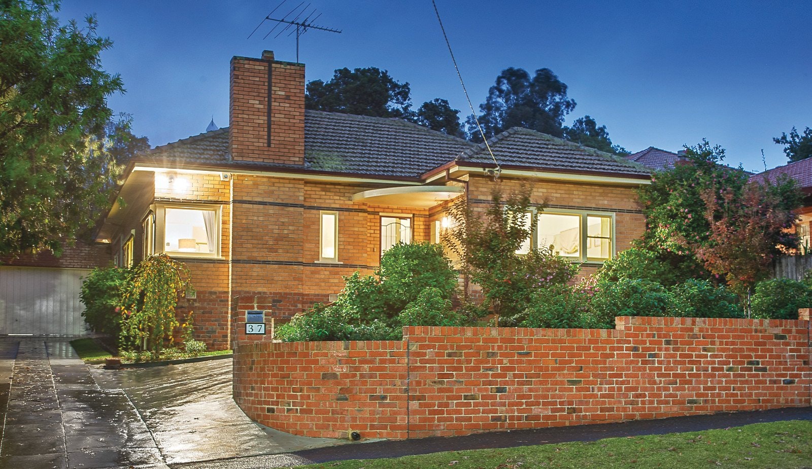 37 Valley Parade, Glen Iris, VIC